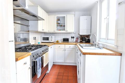 undefined, Warwick Road, Sutton