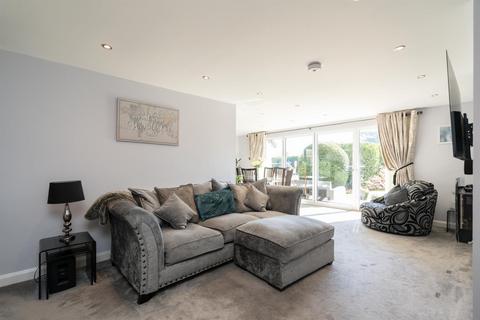 Flat 1, Parklands Blossomfield Road, Solihull, B91 1NG