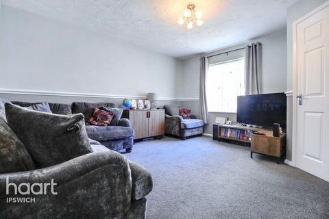 8 Broom Crescent, Ipswich, IP3 0EE