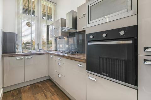 1 bedroom flat for sale, Akrill House, Hollybush Lane, Harpenden, Hertfordshire