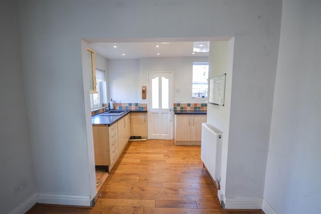 Kitchen/Dining Area
