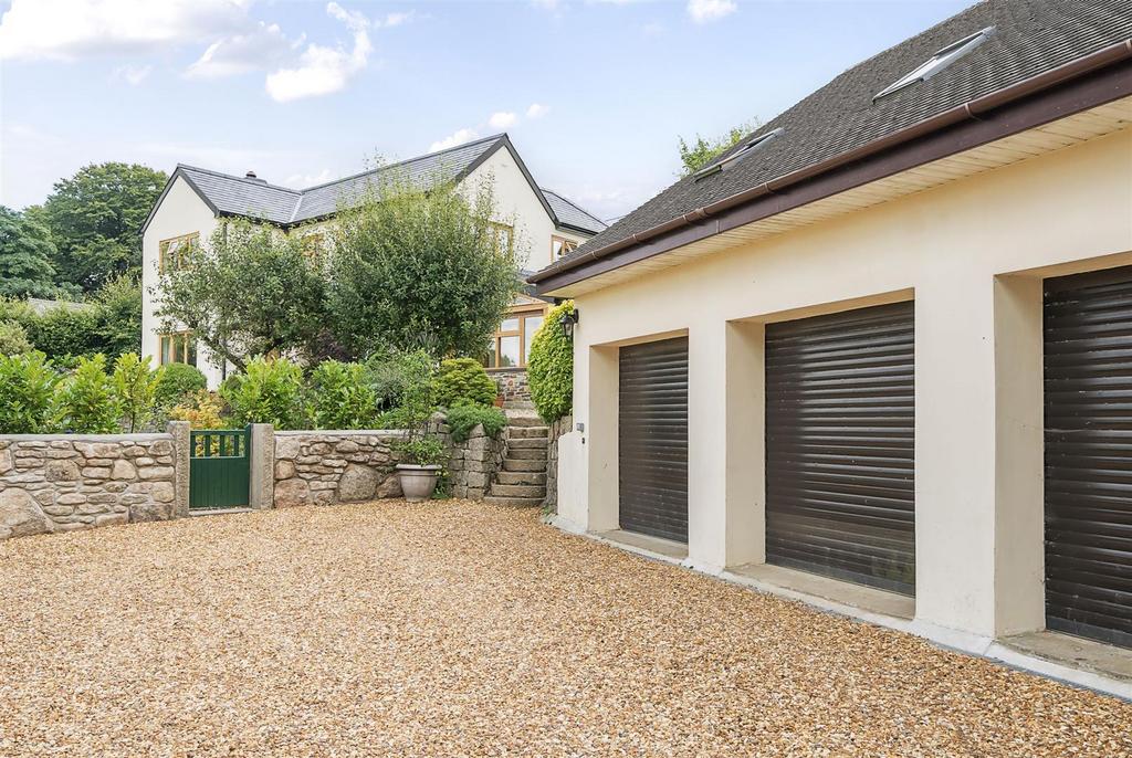 Triple Garage