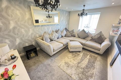 Flat 3, 3 Bedfont Road, Stanwell, Staines-upon-thames, TW19 7LR