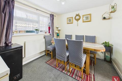undefined, Holkham Close, Luton LU4