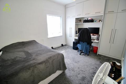 105 Bolton Road, Westhoughton, Bolton, BL5 3DY