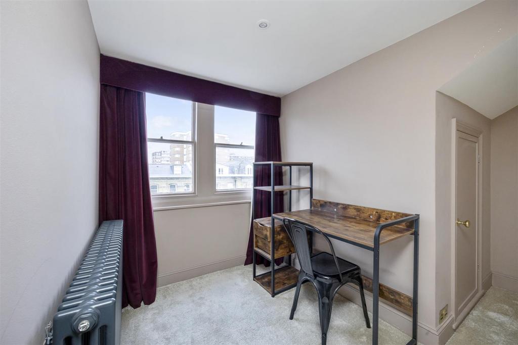 Recess in Main Bedroom