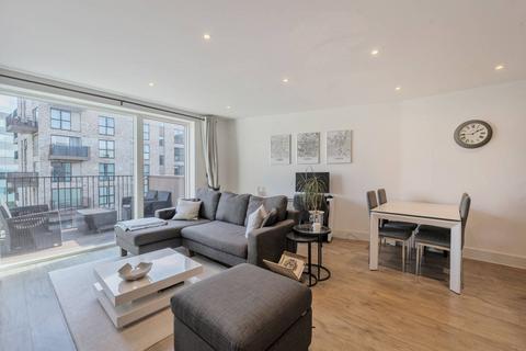 2 bedroom flat for sale, Lakeside Drive, Acton, London, NW10