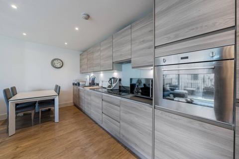 2 bedroom flat for sale, Lakeside Drive, Acton, London, NW10