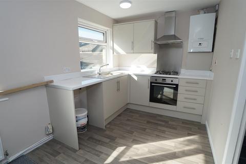 1 bedroom flat to rent, Bradford Road, Idle