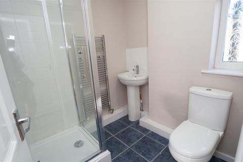 1 bedroom flat to rent, Bradford Road, Idle