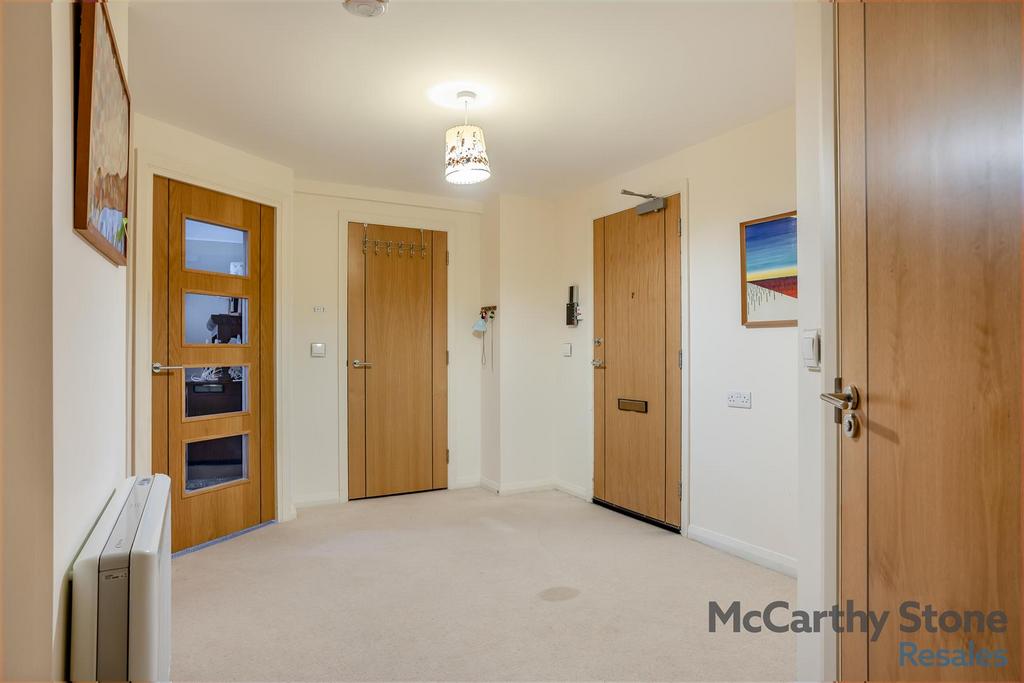 8639216-interior15.jpg