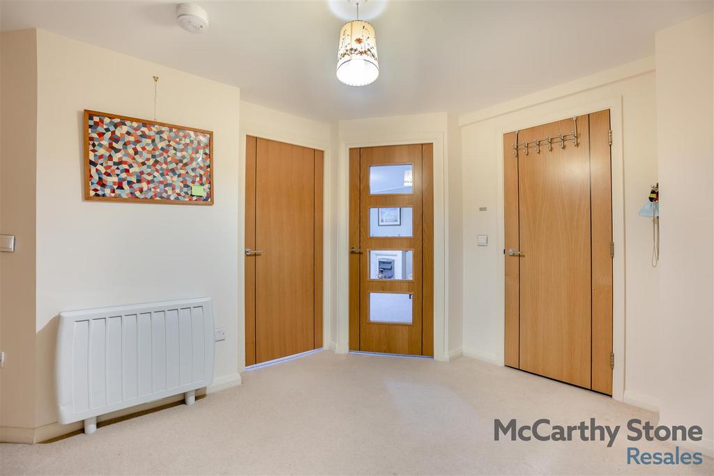 8639216-interior14.jpg