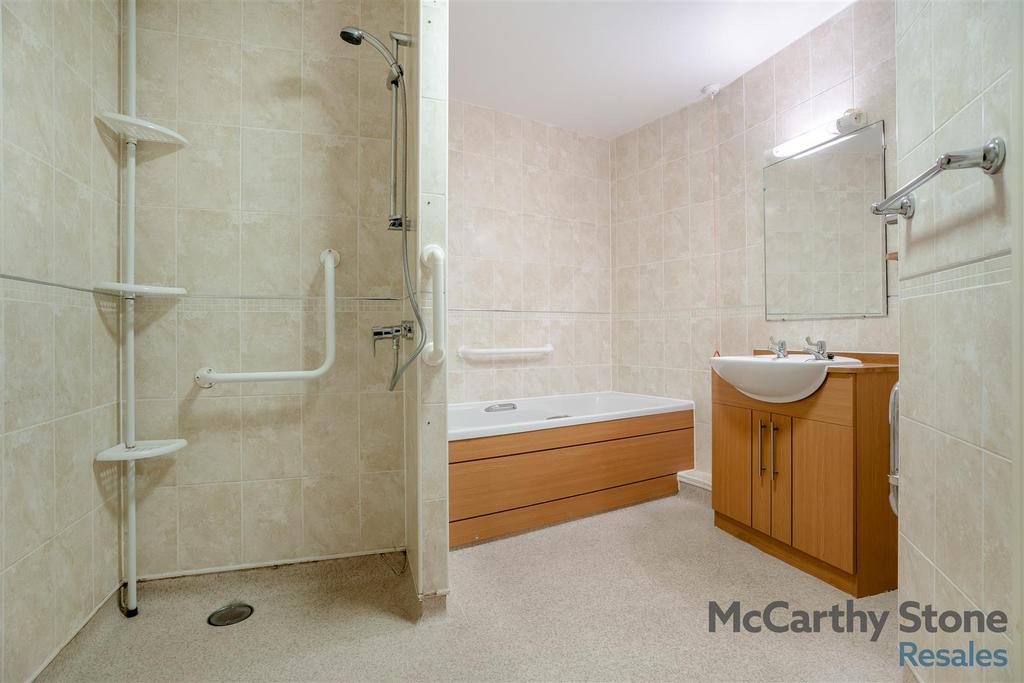 8639216-interior16.jpg