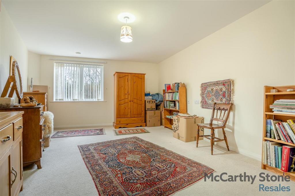 8639216-interior18.jpg