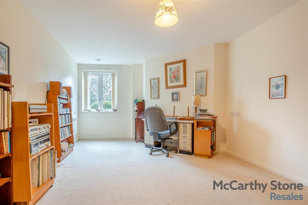 8639216-interior21.jpg