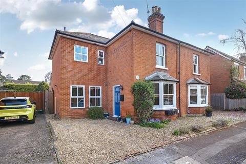 4 bedroom semi-detached house for sale, Elms Road, Fleet GU51