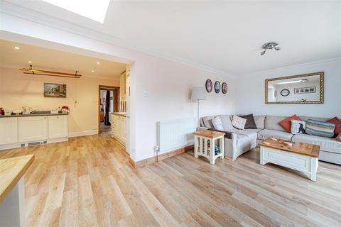 4 bedroom semi-detached house for sale, Elms Road, Fleet GU51