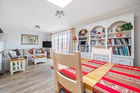 4 bedroom semi-detached house for sale, Elms Road, Fleet GU51