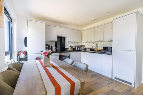 2 bedroom flat for sale, Royal Crescent Road, Southampton SO14