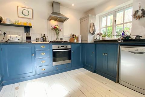 Upper Deck, 28 Dyers Close, Braunton, EX33 2PB
