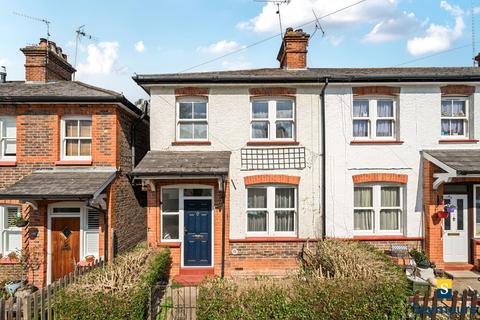 3 bedroom end of terrace house for sale, Cline Road, Surrey GU1