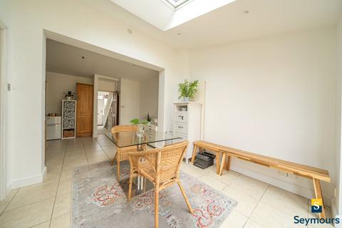 3 bedroom end of terrace house for sale, Cline Road, Surrey GU1