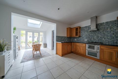 3 bedroom end of terrace house for sale, Cline Road, Surrey GU1