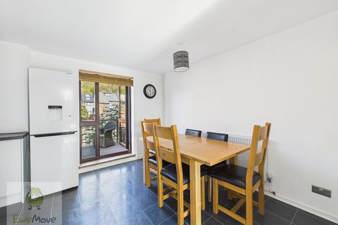 17 Albion Place, Lower Upnor, Rochester, ME2 4XD