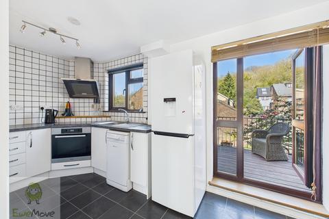 17 Albion Place, Lower Upnor, Rochester, ME2 4XD