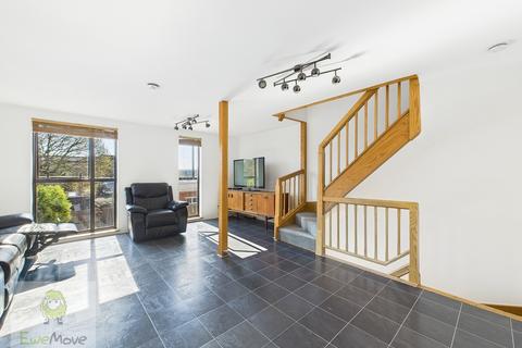 17 Albion Place, Lower Upnor, Rochester, ME2 4XD