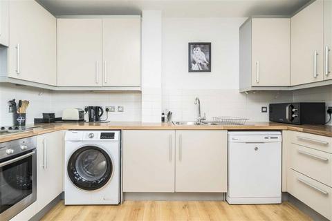 2 bedroom flat for sale, Spencer Way, London E1