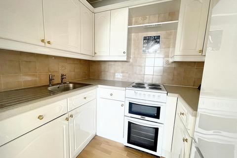 1 bedroom flat for sale, Homecoast House, Cavell Avenue, Peacehaven, BN10 7NH