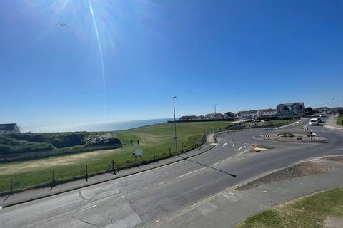 1 bedroom flat for sale, Homecoast House, Cavell Avenue, Peacehaven, BN10 7NH