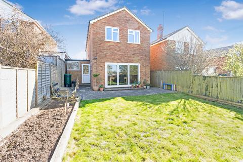 39 Bankfields, Headcorn, Ashford, TN27 9QY