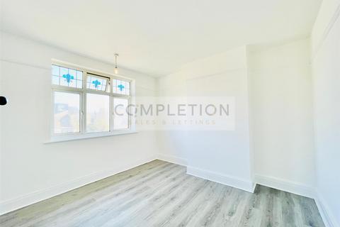 6 Oxford Close, London, N9 0NB