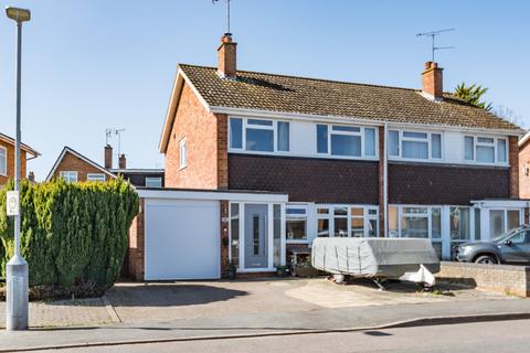 32 Gunners Lane, Studley, B80 7LU