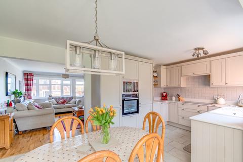 32 Gunners Lane, Studley, B80 7LU