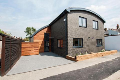 3 bedroom house for sale, Cobham Road, Walthamstow, E17