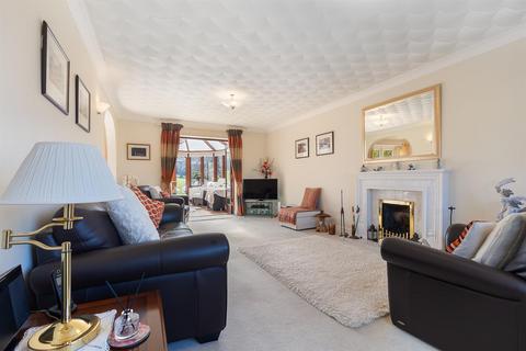 4 bedroom detached house for sale, Dukewood Road, Clayton West, HD8 9HF