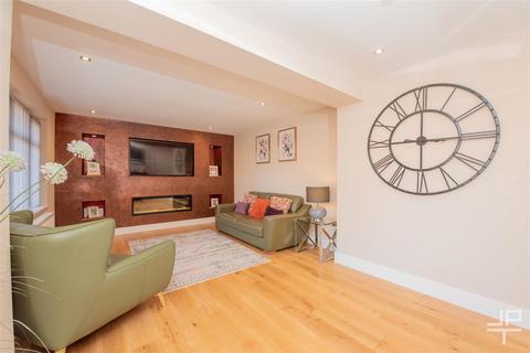 4 bedroom semi-detached house for sale, Braddyll Road, Bolton BL5