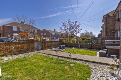 3 bedroom ground floor flat for sale, Southview Gardens, Worthing, BN11 5HZ