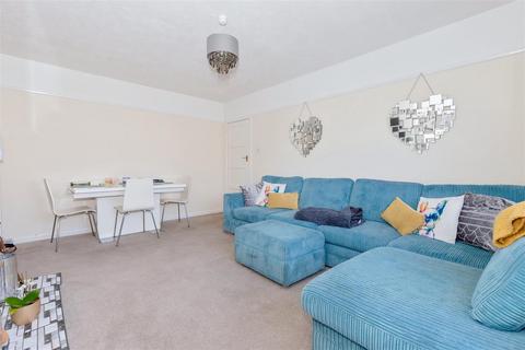 3 bedroom ground floor flat for sale, Southview Gardens, Worthing, BN11 5HZ