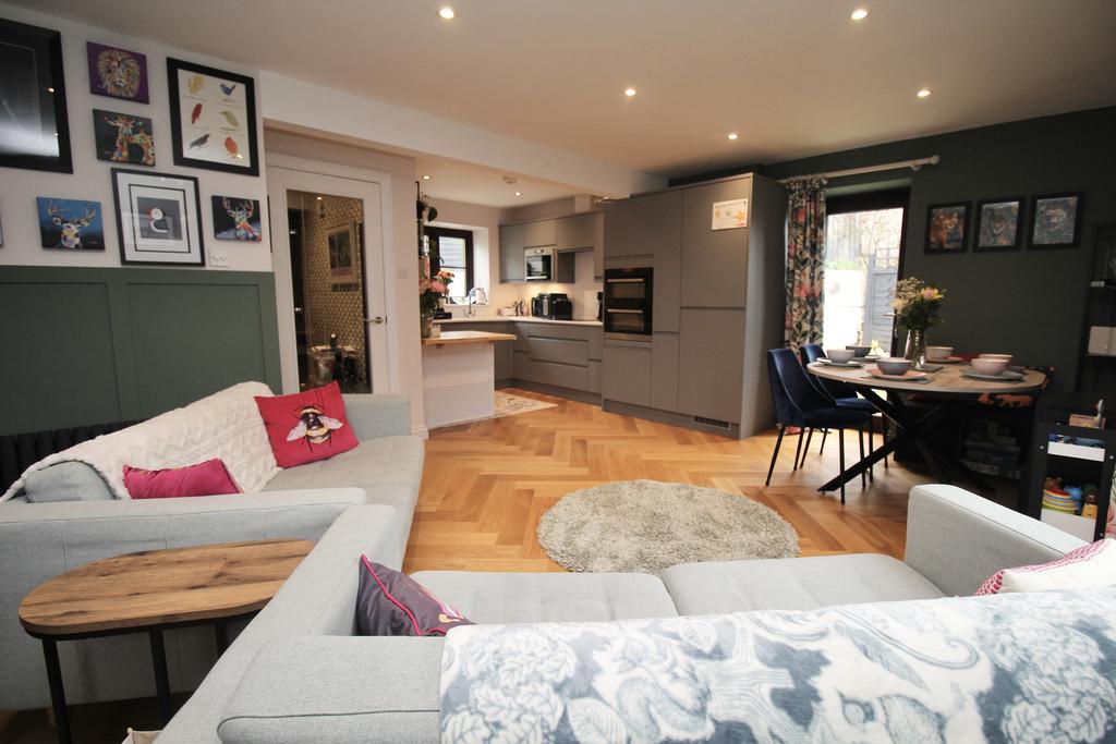 Sitting/Dining Room