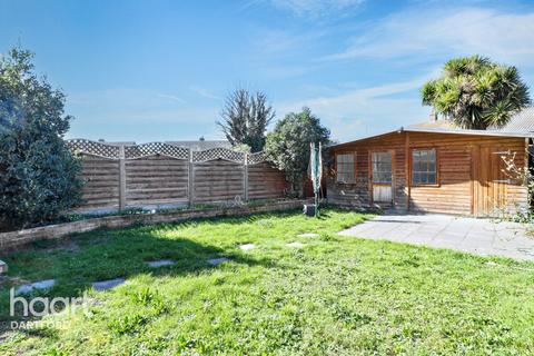 3 bedroom semi-detached house to rent, Spielman Road, DARTFORD