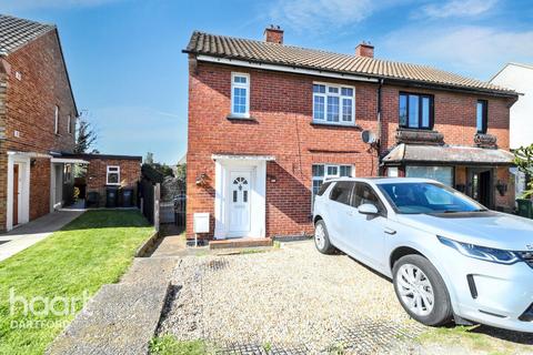 3 bedroom semi-detached house to rent, Spielman Road, DARTFORD