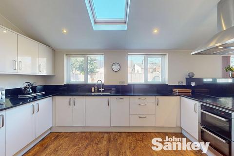 4 bedroom semi-detached house for sale, Waverley Road, Mansfield, NG18