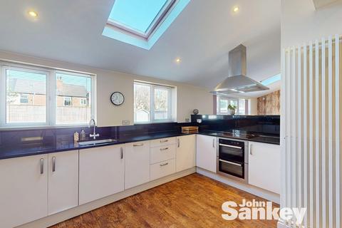 4 bedroom semi-detached house for sale, Waverley Road, Mansfield, NG18