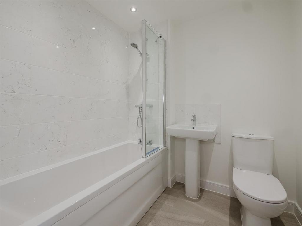 Main bathroom