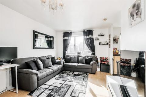 Flat 18, Hawthorn Court Herent Drive, Ilford, IG5 0HA