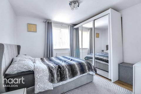 8, Campbell Court Brook Mead, Basildon, SS15 6JH